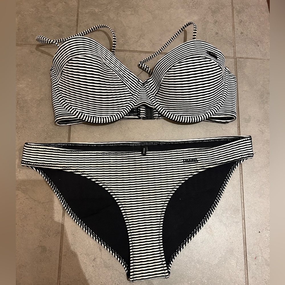 Triangl Neoprene Paige Bikini - striped black